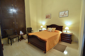 Hotel E La Avellaneda