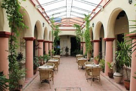 Hotel E La Avellaneda