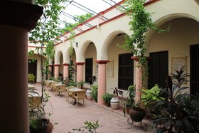 Hotel E La Avellaneda