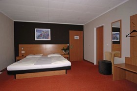 Schlangenbader Hof