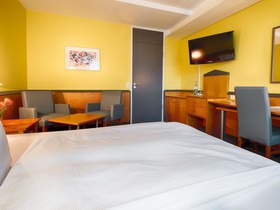 Plaza Hotel & Living Frankfurt