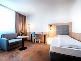 Plaza Hotel & Living Frankfurt
