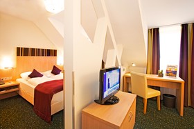 Star-Apart Hansa Hotel