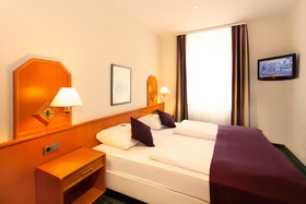 Star-Apart Hansa Hotel