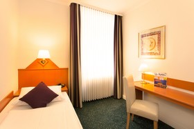 Star-Apart Hansa Hotel