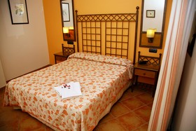 Hotel ELE Santa Bárbara Sevilla
