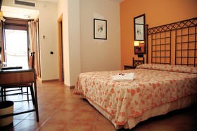 Hotel ELE Santa Bárbara Sevilla