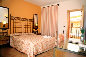 Hotel ELE Santa Bárbara Sevilla