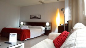 Atenea Rekord Suites