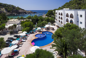 Aparthotel Puerto Cala Vadella