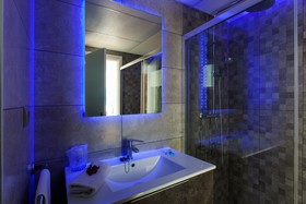 Aparthotel Puerto Cala Vadella