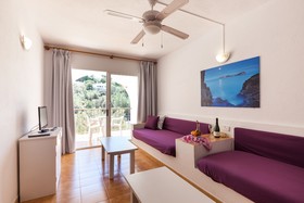 Aparthotel Puerto Cala Vadella