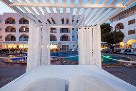 Aparthotel Puerto Cala Vadella