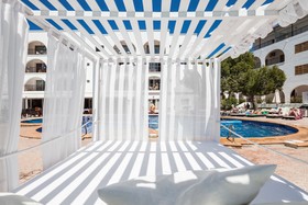 Aparthotel Puerto Cala Vadella