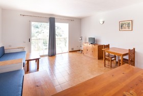 Aparthotel Puerto Cala Vadella