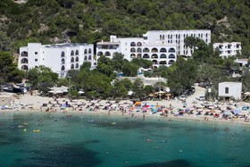 Aparthotel Puerto Cala Vadella