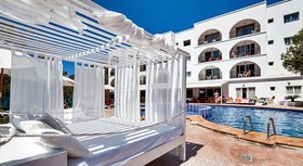 Aparthotel Puerto Cala Vadella