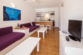 Aparthotel Puerto Cala Vadella