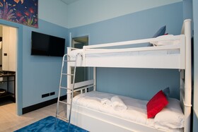 Amor de Dios 17 Boutique Hotel