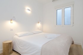 Hellenhost - Gran Vía