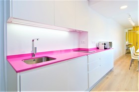 Hellenhost - Gran Vía