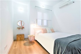 Hellenhost - Gran Vía