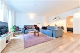 Hellenhost - Gran Vía