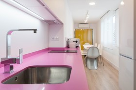 Hellenhost - Gran Vía