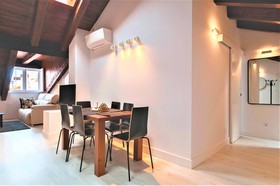 Hellenhost - Gran Vía