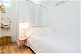 Hellenhost - Gran Vía