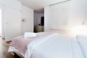 Hellenhost - Gran Vía