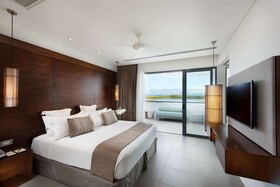 Hilton Fiji Beach Resort & Spa