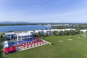 Hilton Fiji Beach Resort & Spa