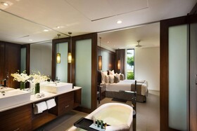 Hilton Fiji Beach Resort & Spa