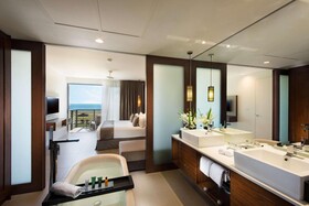 Hilton Fiji Beach Resort & Spa