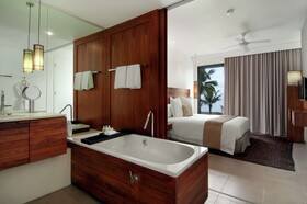 Hilton Fiji Beach Resort & Spa
