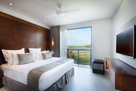 Hilton Fiji Beach Resort & Spa
