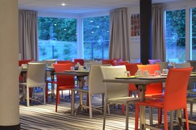 Hotel The Originals Évreux Nord Acadine