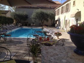 Les Magnanarelles