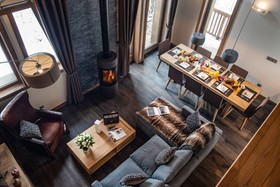 Yellowstone Lodge
