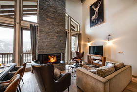 Yellowstone Lodge