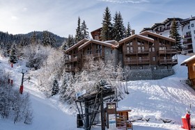 Yellowstone Lodge