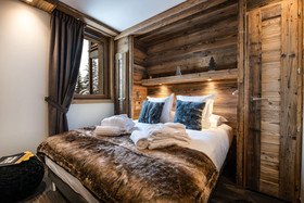 Yellowstone Lodge