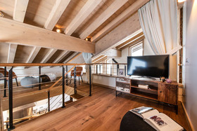 Yellowstone Lodge
