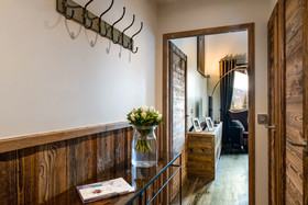 Yellowstone Lodge