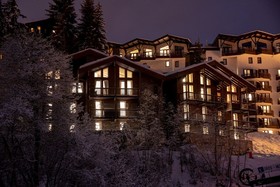 Yellowstone Lodge