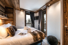 Yellowstone Lodge