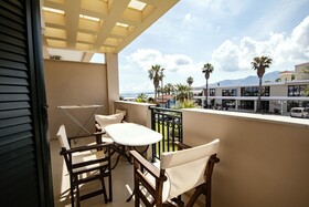 Robolla Beach Apart Hotel