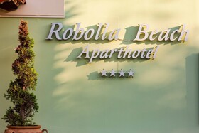 Robolla Beach Apart Hotel