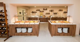 Robolla Beach Apart Hotel